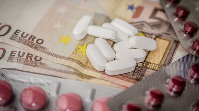 auslandsreise-krankenversicherung-257332_1280 Auslandsreisekrankenversicherungen sind auf Reisen sehr sinnvoll