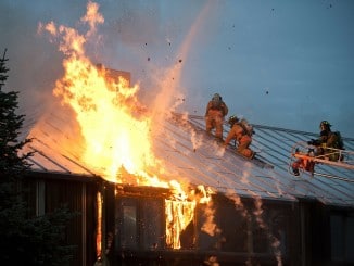 Eine Feuerversicherung schützt vor finanziellen Schäden im Falle eines Brandes