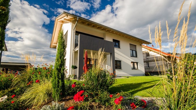 haus-grundbesitzer-haftpflicht-2704998_1280 Bei Schäden hilft die Haus- und Grundbesitzerhaftpflicht